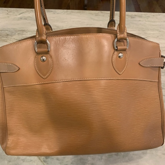 Louis Vuitton Epi Leather Handbag - Picture 2 of 7